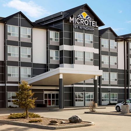 Microtel Inn & Suites By Wyndham Lloydminster Zewnętrze zdjęcie