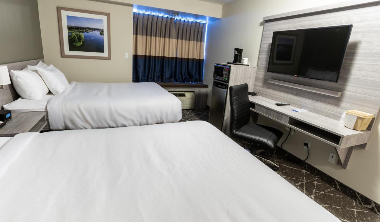 Microtel Inn & Suites By Wyndham Lloydminster Zewnętrze zdjęcie
