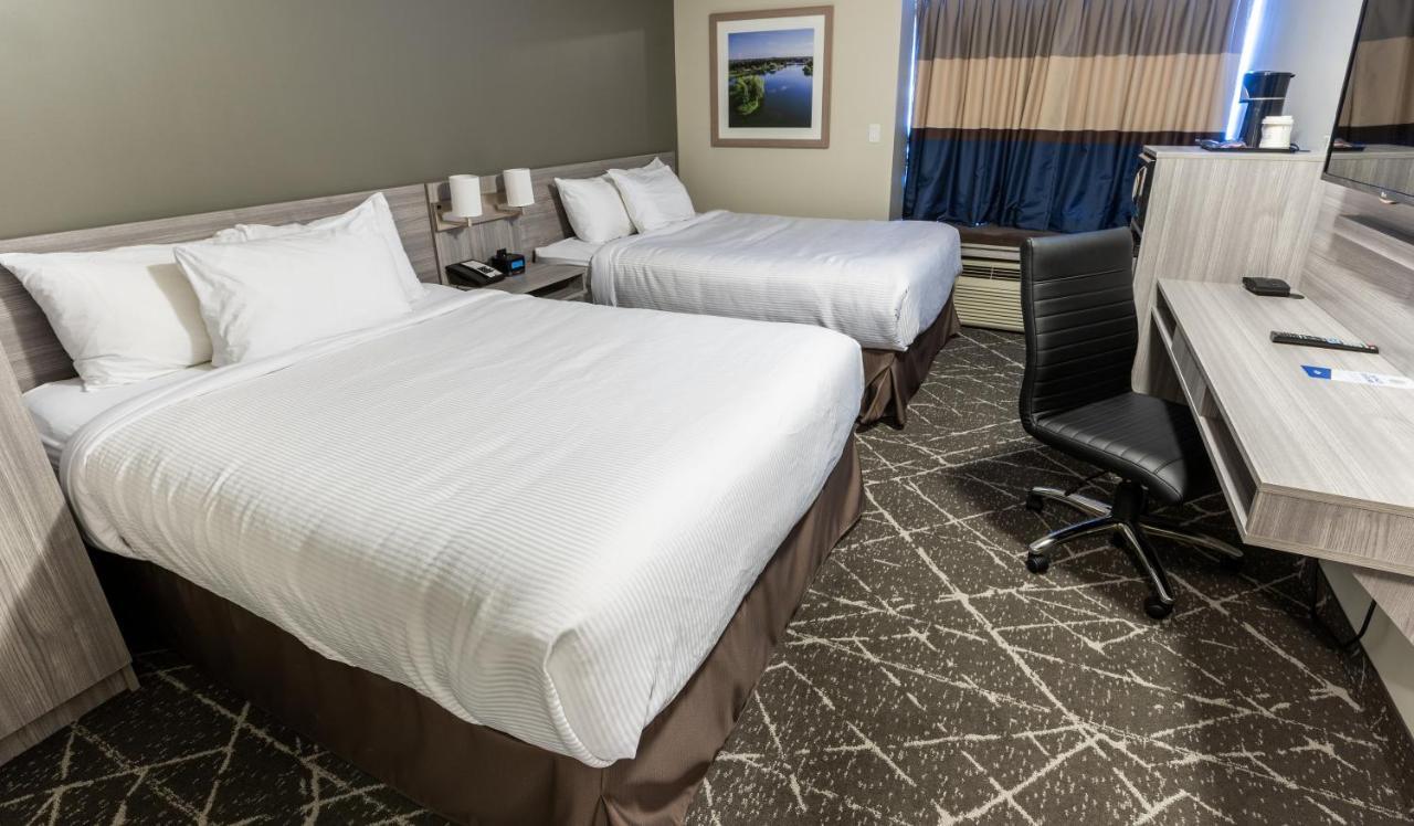 Microtel Inn & Suites By Wyndham Lloydminster Zewnętrze zdjęcie