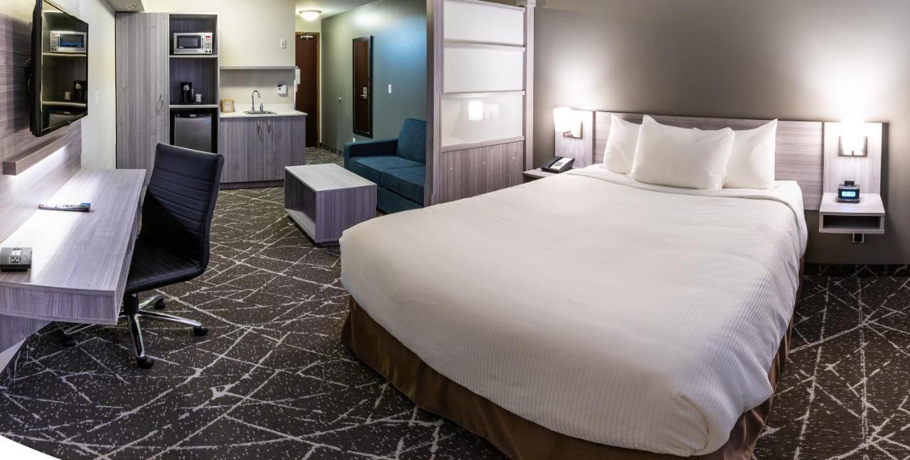 Microtel Inn & Suites By Wyndham Lloydminster Zewnętrze zdjęcie