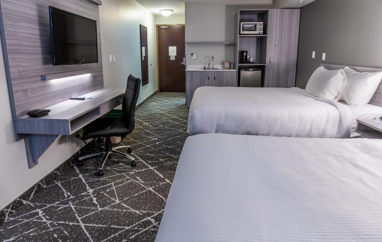 Microtel Inn & Suites By Wyndham Lloydminster Zewnętrze zdjęcie