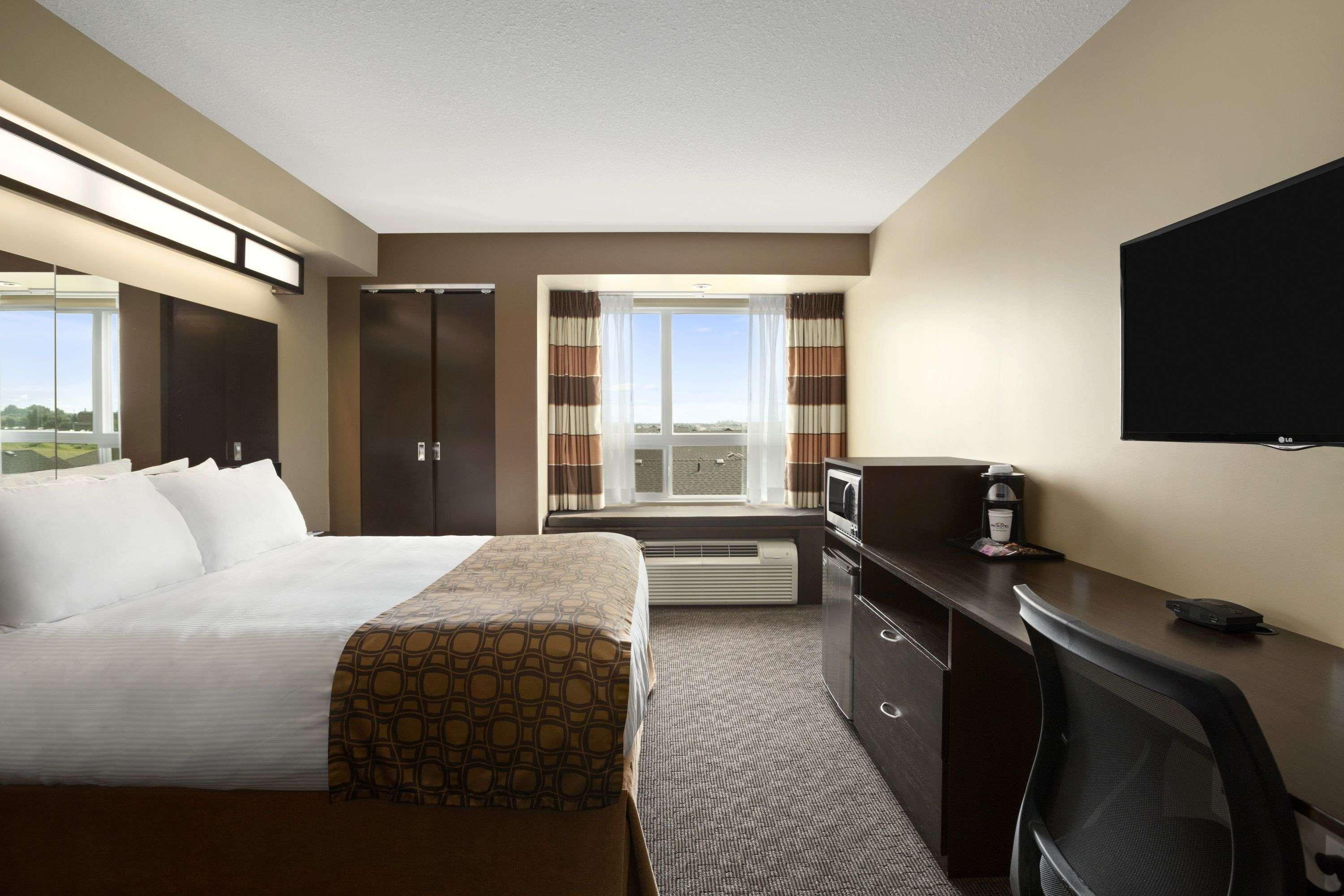 Microtel Inn & Suites By Wyndham Lloydminster Zewnętrze zdjęcie