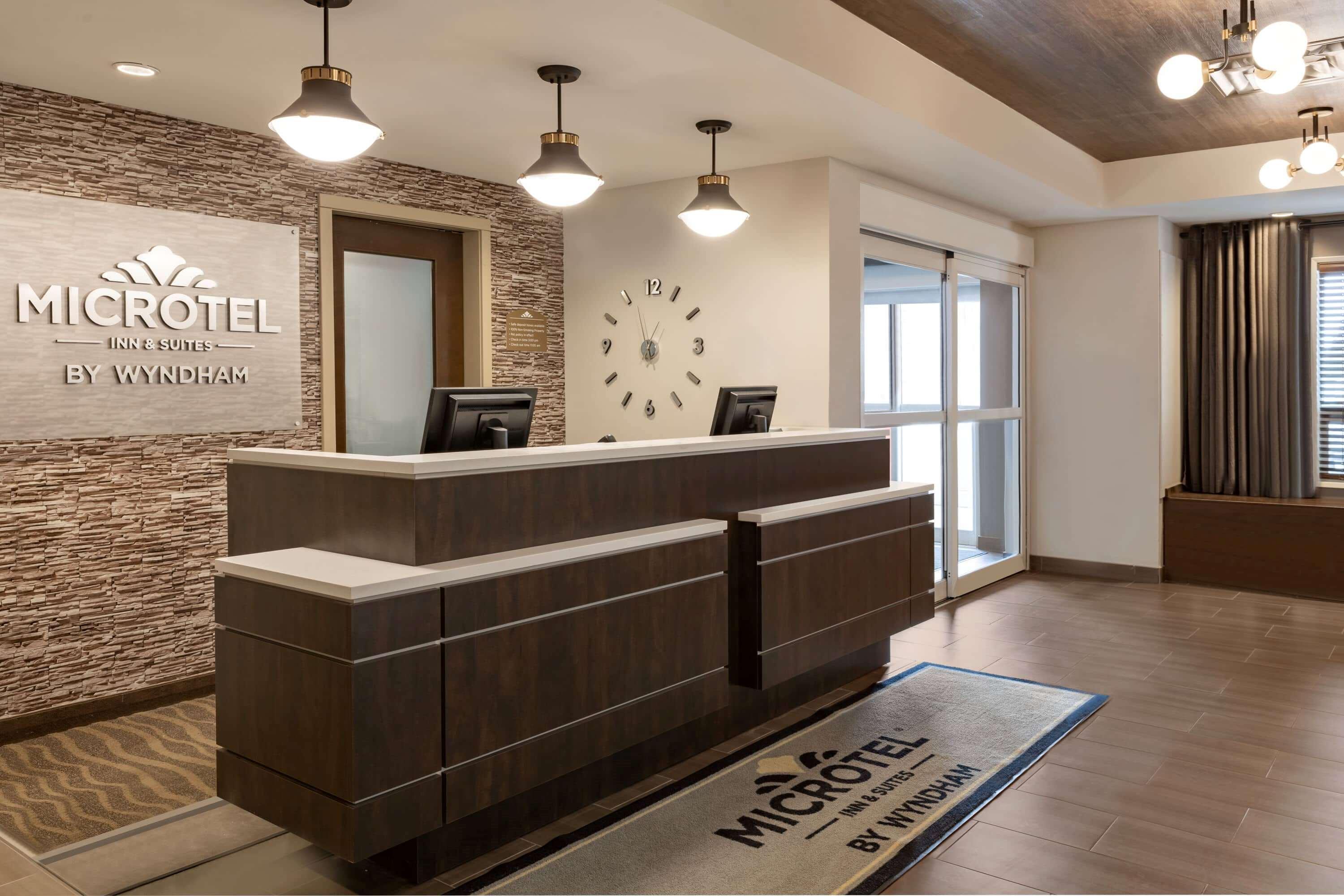 Microtel Inn & Suites By Wyndham Lloydminster Zewnętrze zdjęcie
