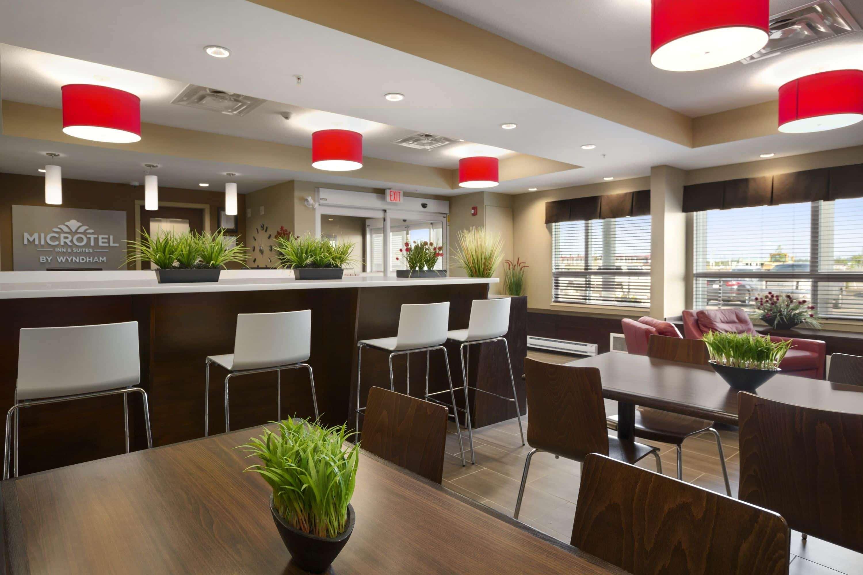 Microtel Inn & Suites By Wyndham Lloydminster Zewnętrze zdjęcie