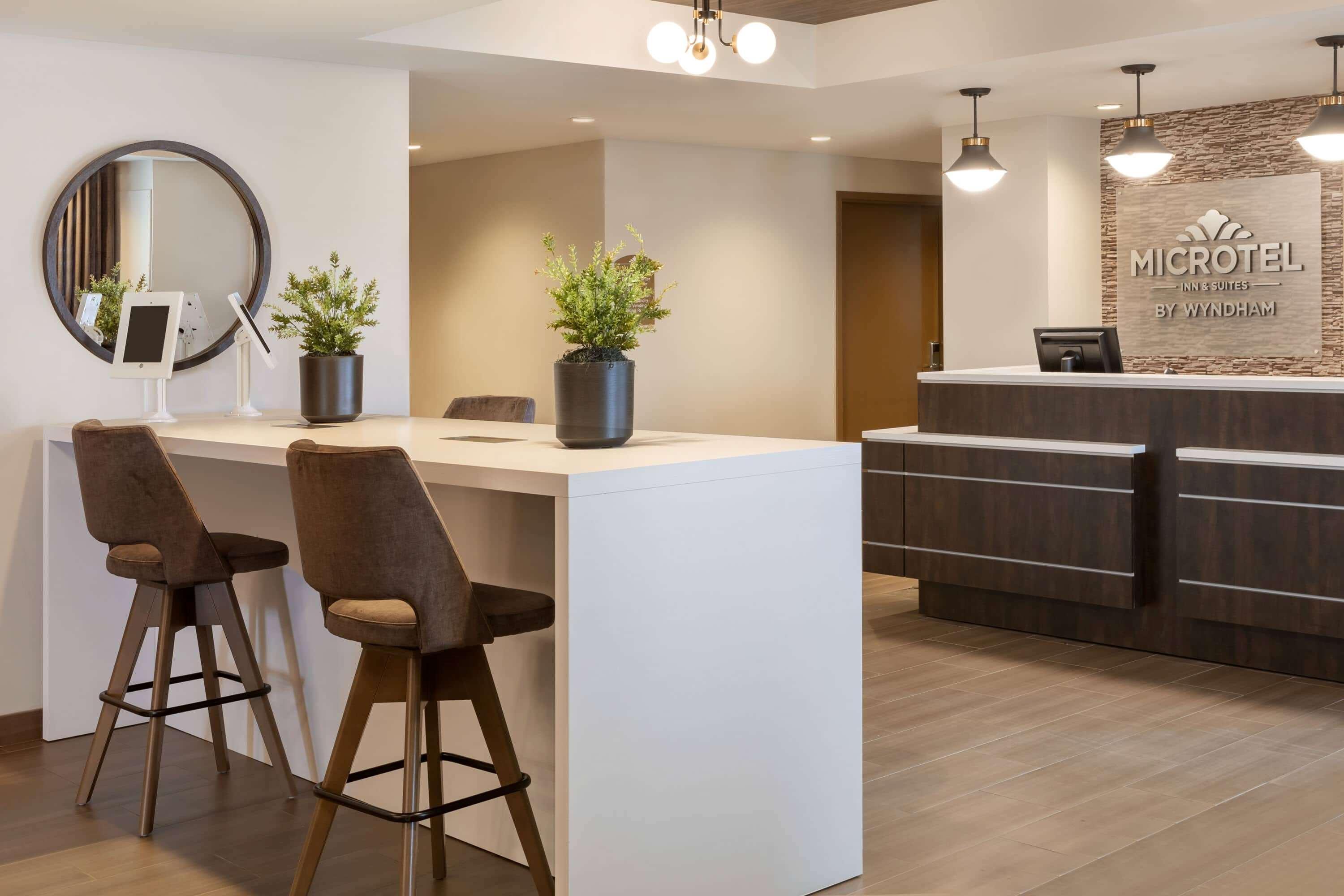 Microtel Inn & Suites By Wyndham Lloydminster Zewnętrze zdjęcie